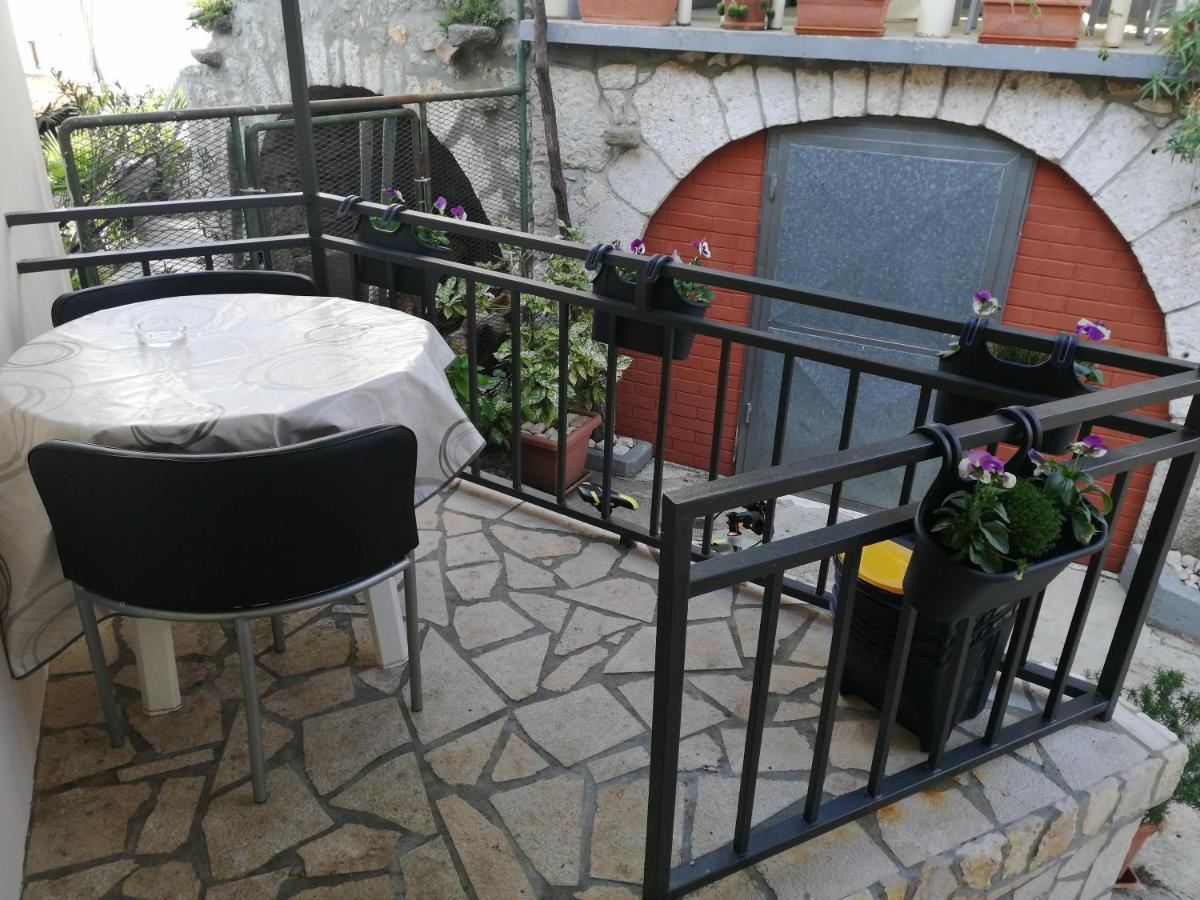 Centar Njivice Apartment Ngoại thất bức ảnh