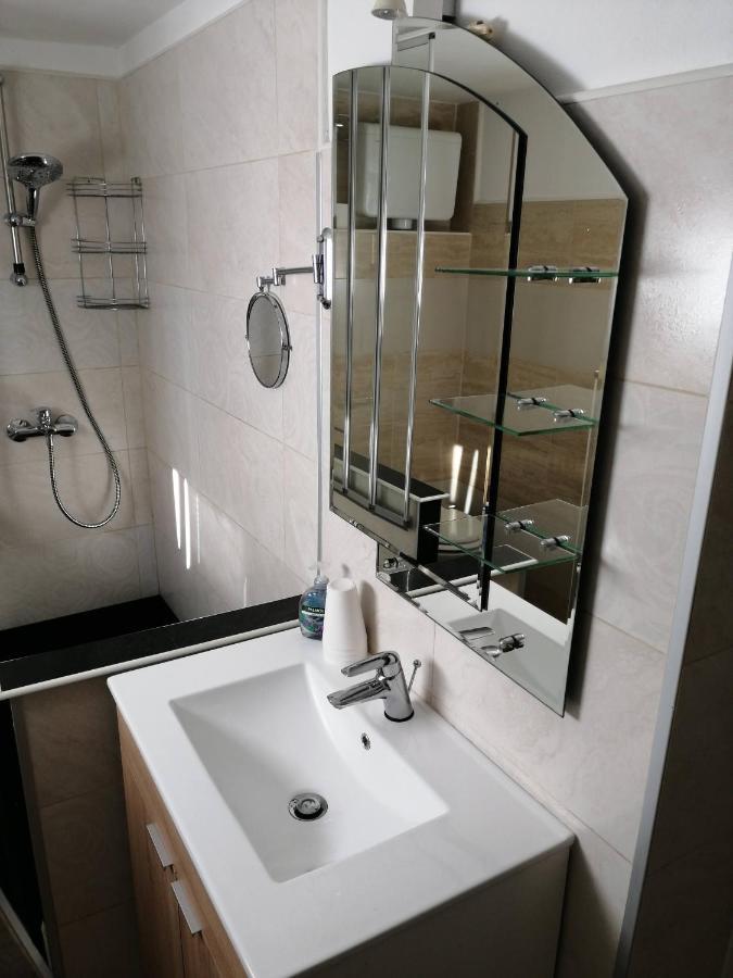 Centar Njivice Apartment Ngoại thất bức ảnh