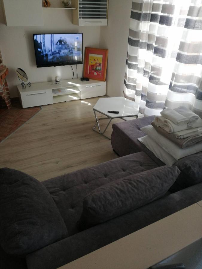 Centar Njivice Apartment Ngoại thất bức ảnh