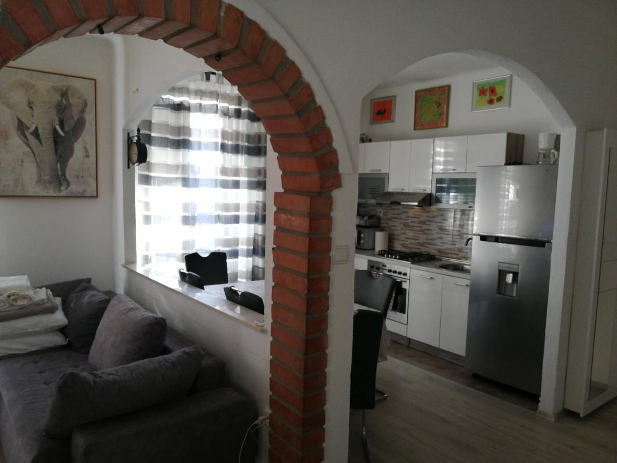 Centar Njivice Apartment Ngoại thất bức ảnh