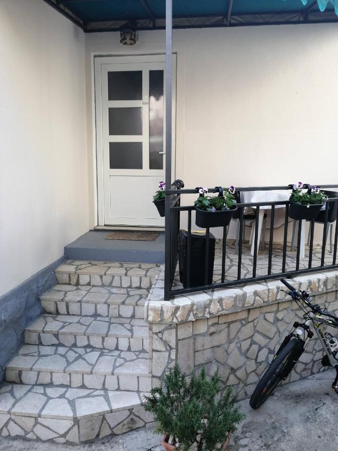 Centar Njivice Apartment Ngoại thất bức ảnh